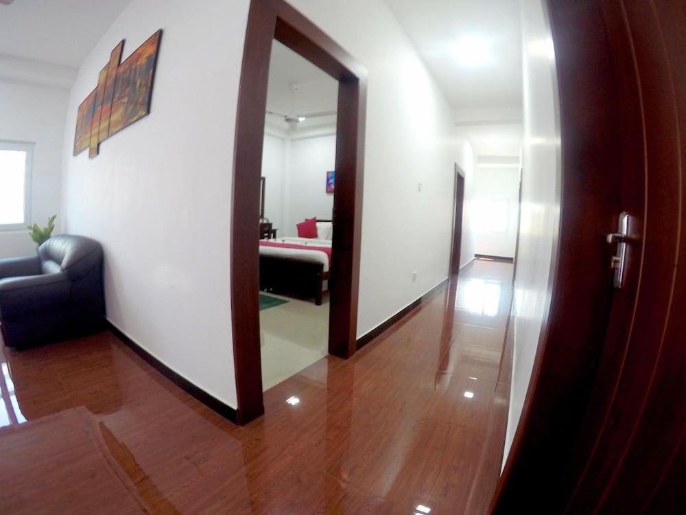 Colombo Residency 12/24