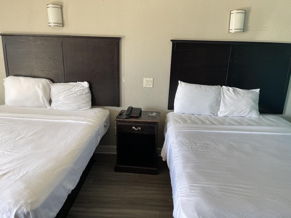 Express Inn West Memphis 7/14