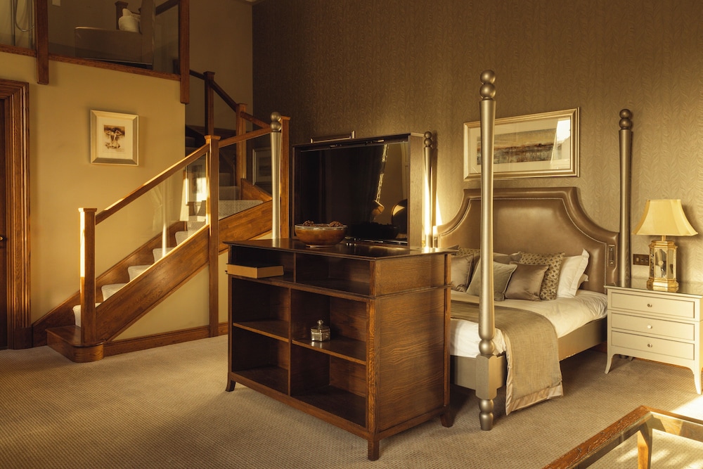 The Station Hotel 37/50