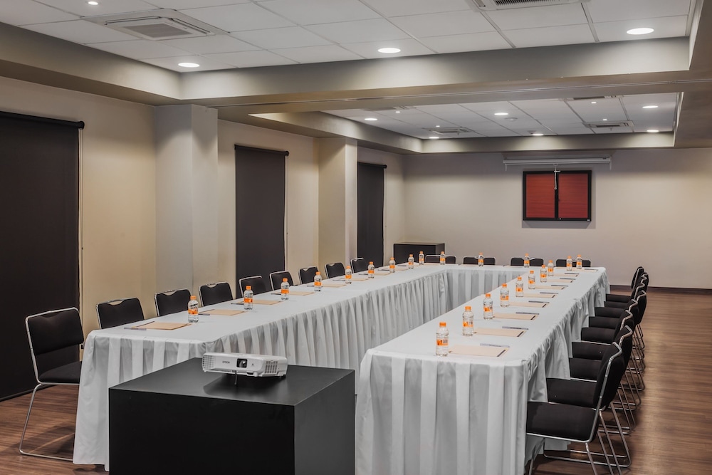 City Express by Marriott Celaya Galerias 51/61