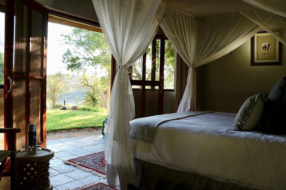 Ivory Wilderness River Rock Lodge 4/24