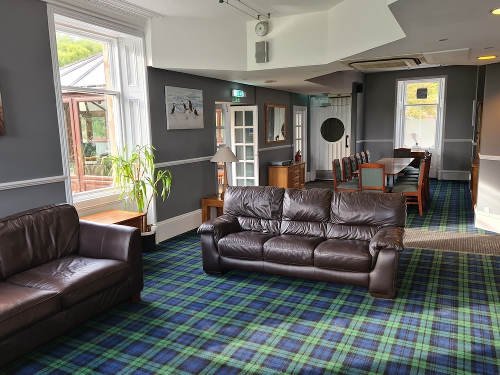 Station Hotel 24/50