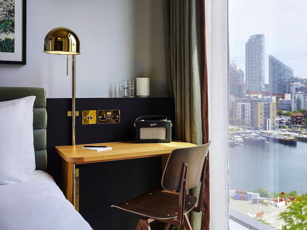 TRIBE London Canary Wharf 12/61