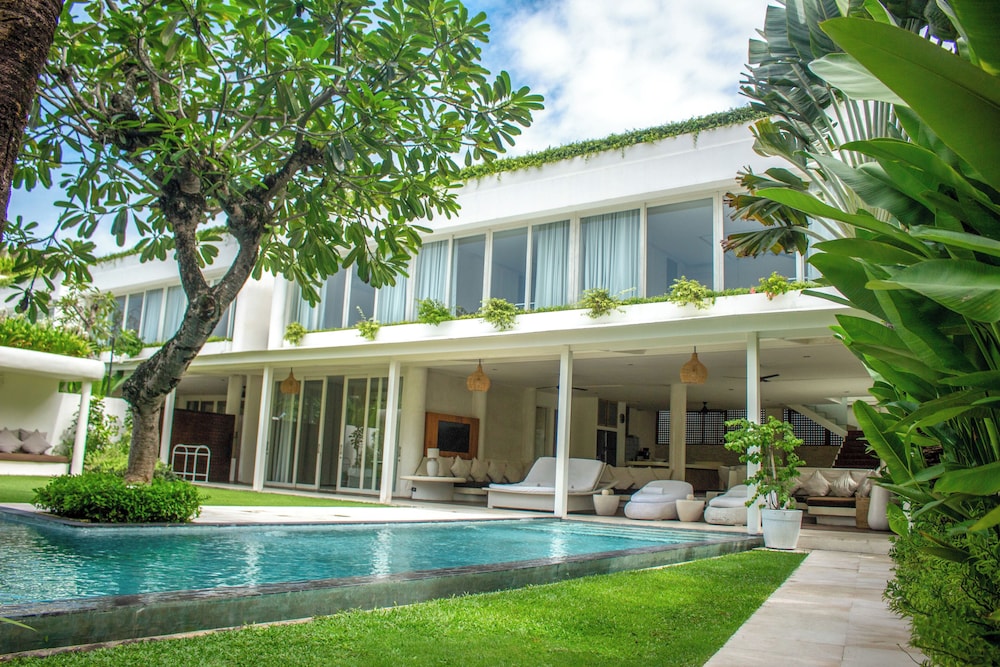Eden the Residence at the Sea 10/64