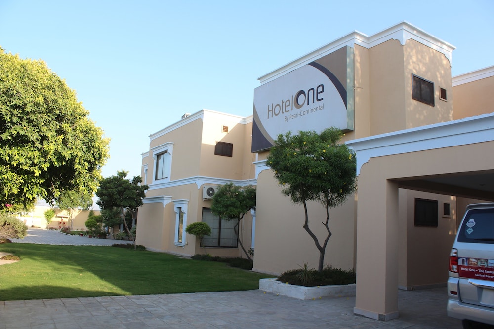 Hotel One Bahawalpur 6/49