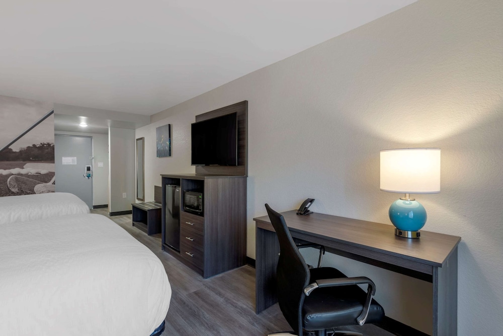 Clarion Pointe McDonough 26/43