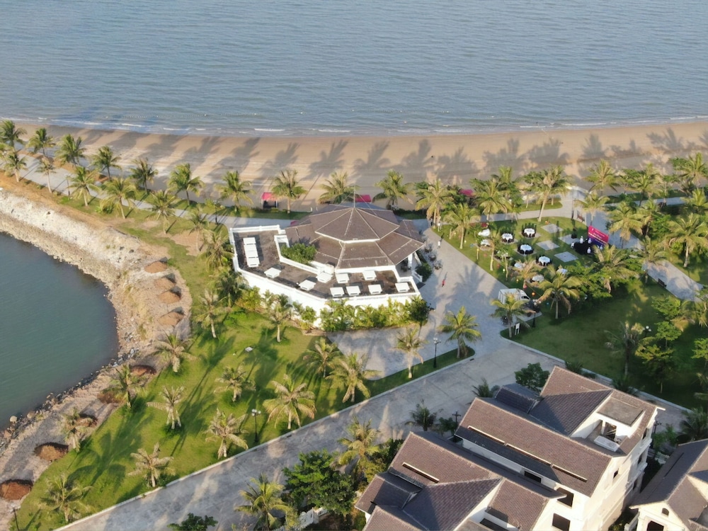 Paradise Suites Hotel 64/66