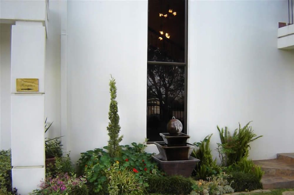 La Boheme Guesthouse 4/13