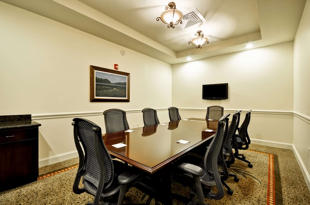Hampton Inn & Suites North Charleston-University Blvd 51/55