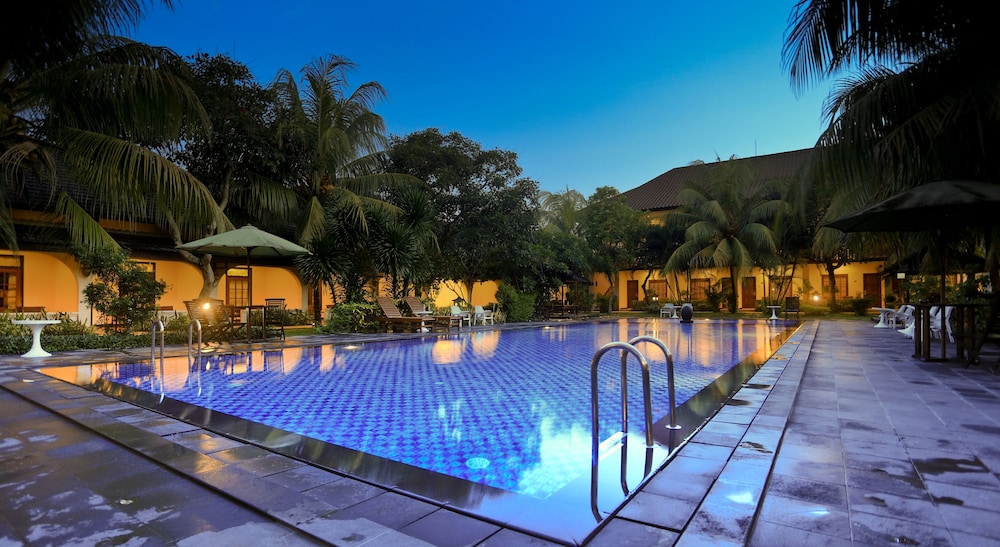 LOMBOK GARDEN HOTEL 11/70