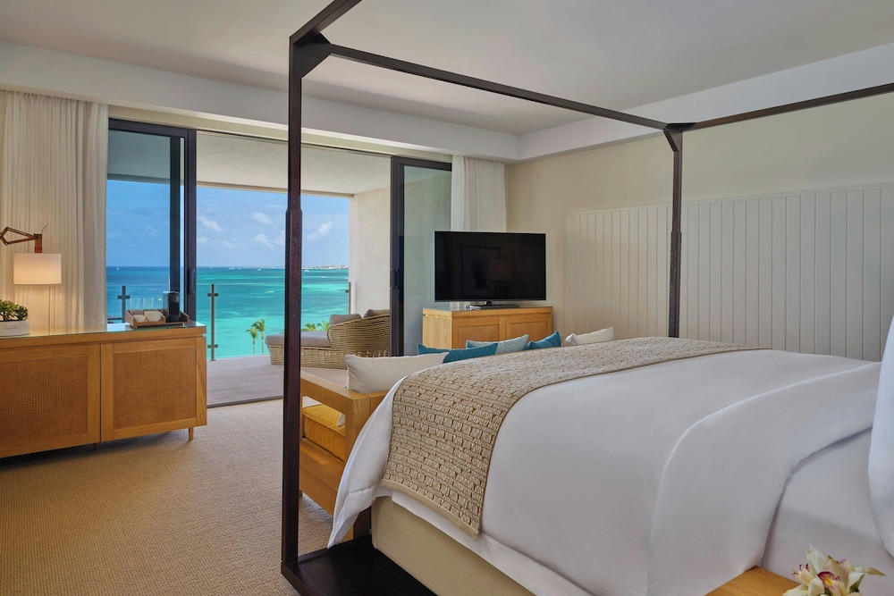 Deluxe, King Bed, Ocean Front, Balcony