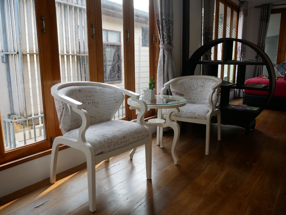 Aen Guy Boutique Hotel 61/73