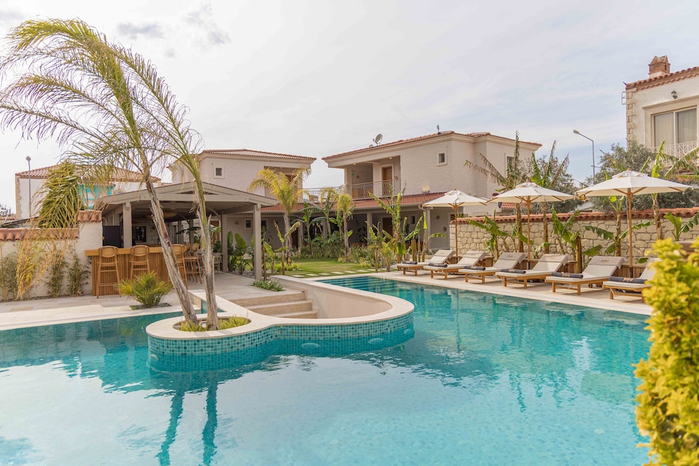 June Hotel Alacati 45/50