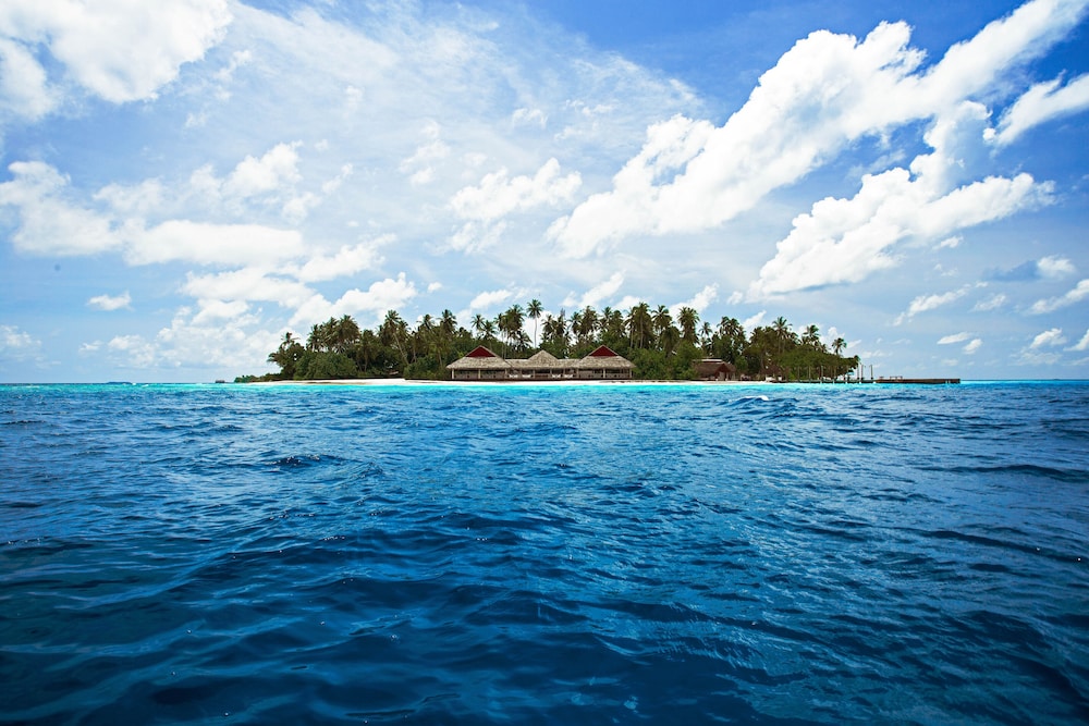 Malahini Kuda Bandos Resort 113/128