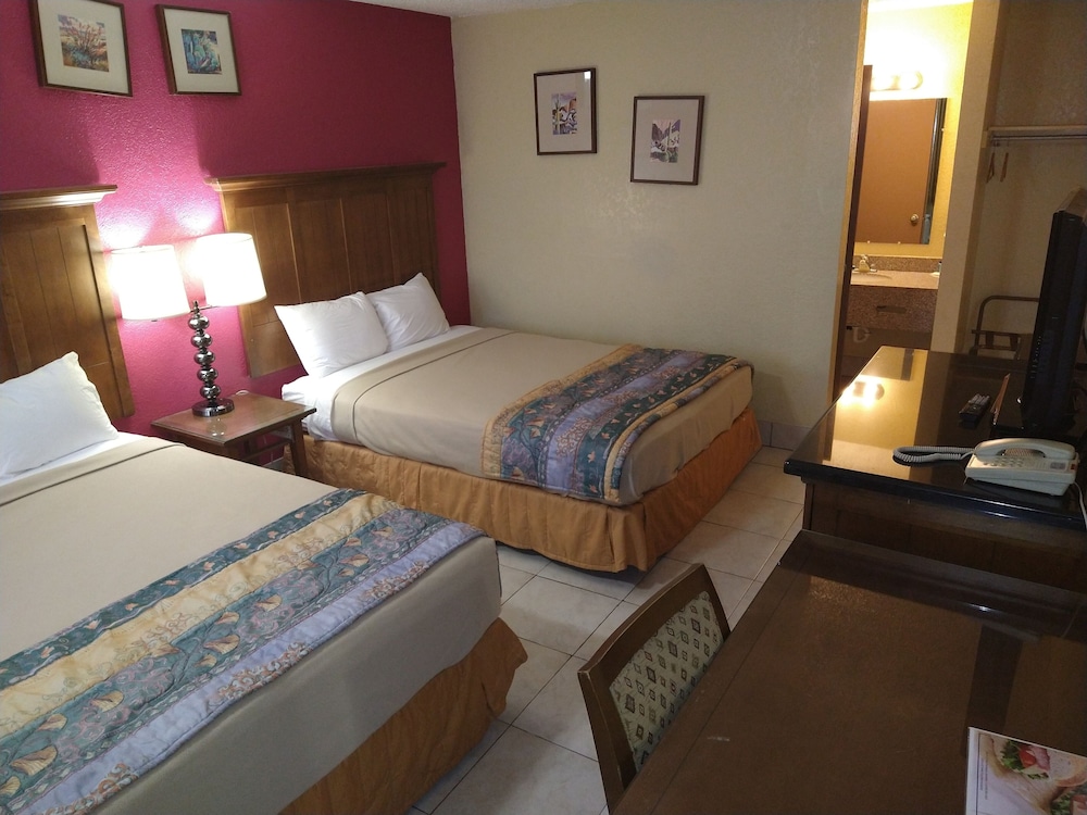 Ocotillo Apartments & Hotel 10/40