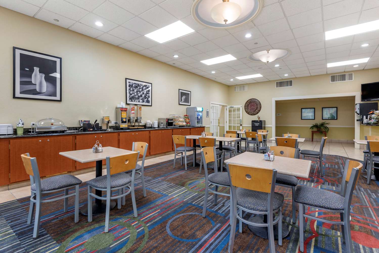 restaurant cafeteria