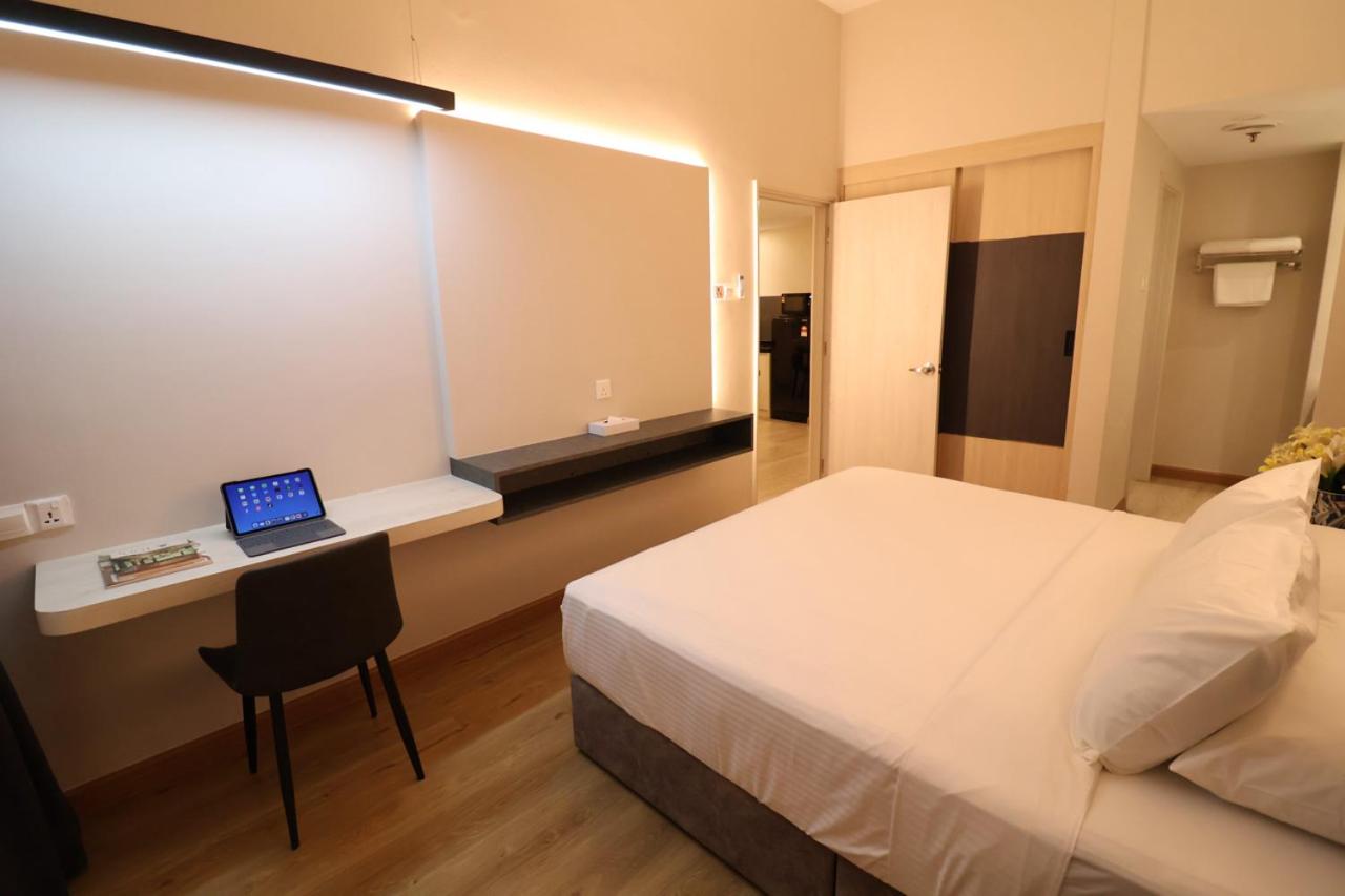 Crown Regency Serviced Suites 7/39