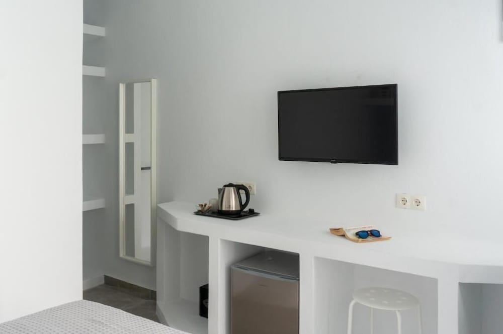 Pelican Paros 34/50