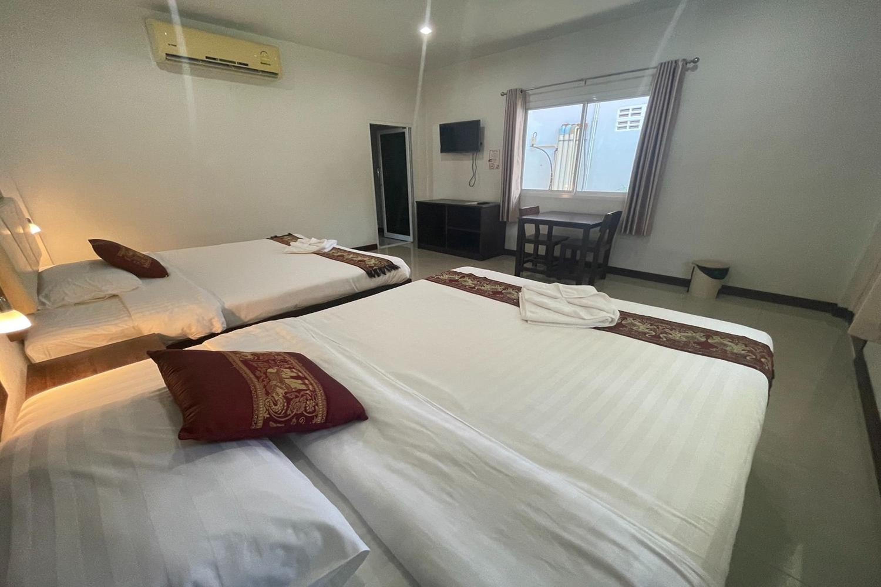 Superior, Twin Beds