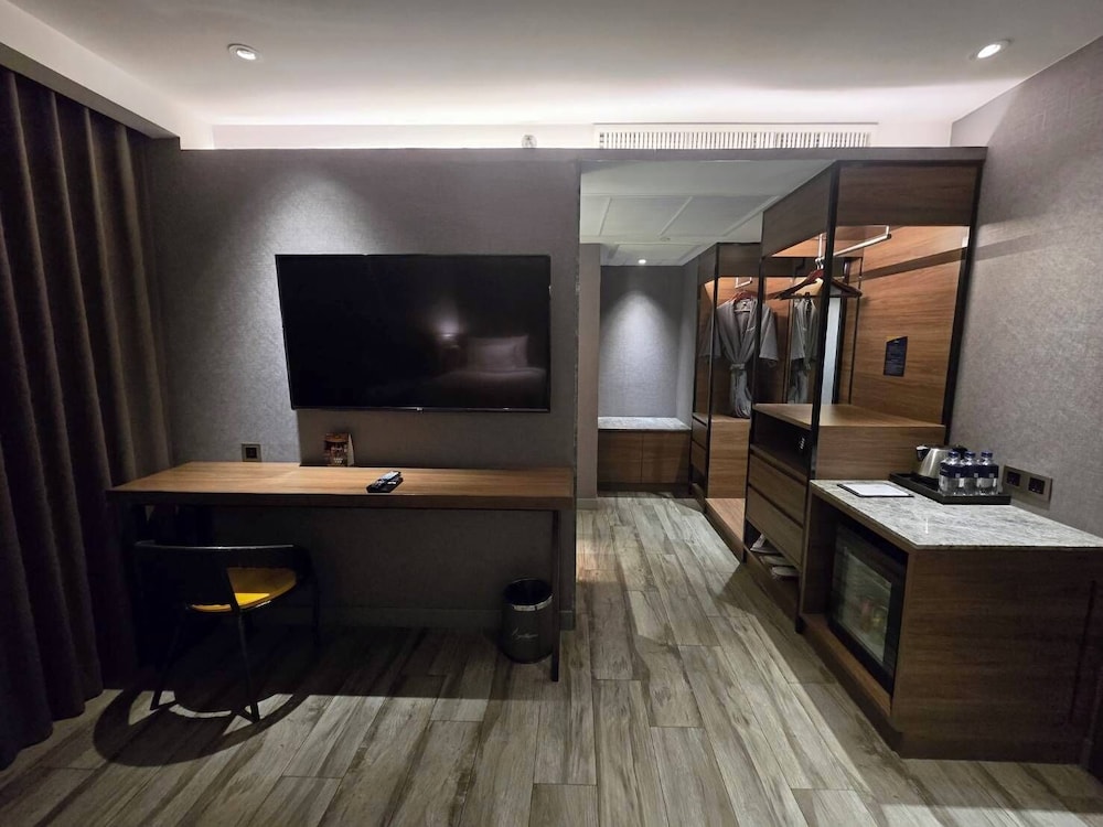 Ayathorn Bangkok Hotel 37/50