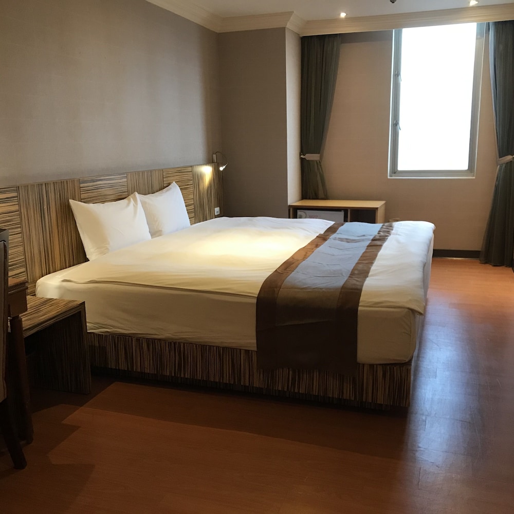 STANDARD, KING BED