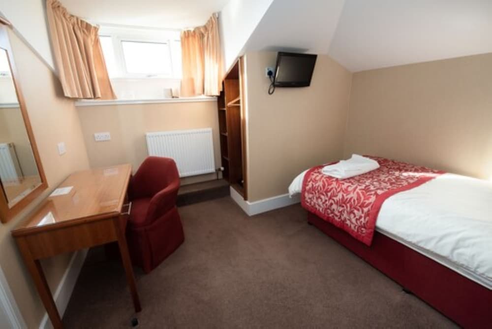 Laichmoray Hotel 15/63
