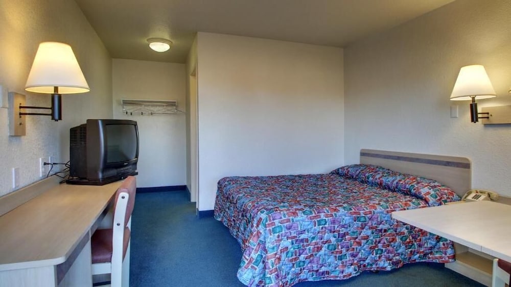 Motel6 Owensboro, KY 35/50
