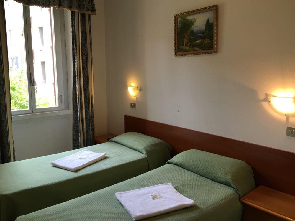 Hotel Adelchi 8/35