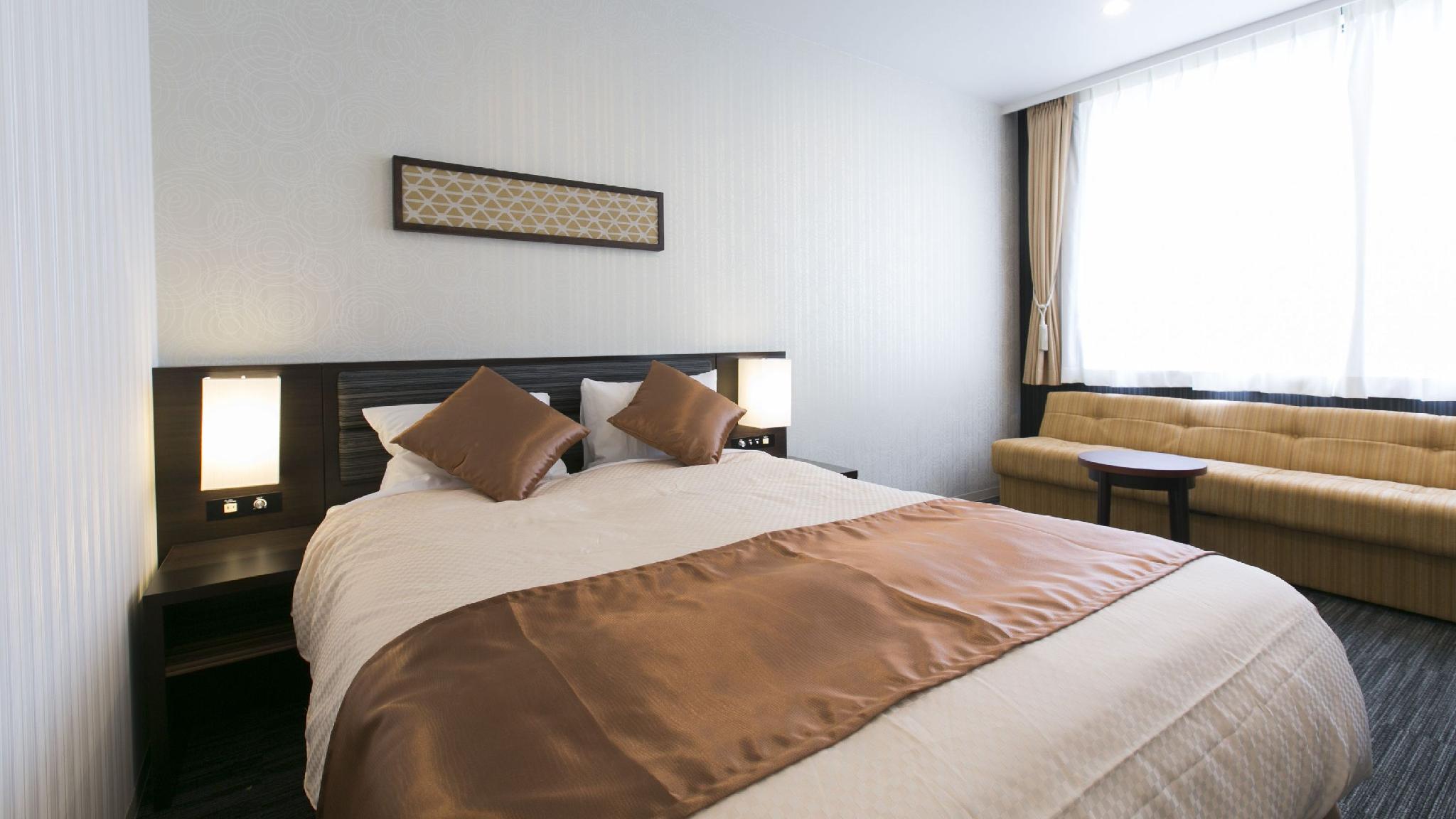 Semi Building, Double Bed
