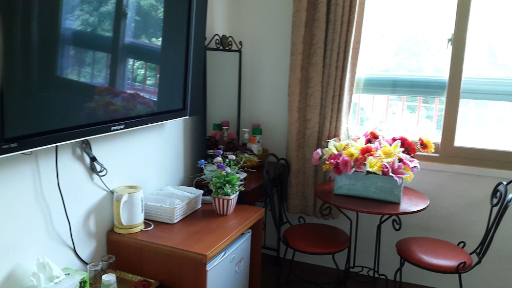 Saipan Motel 27/34