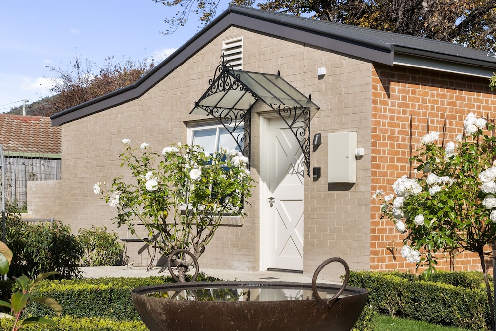 AMBERLEY HOUSE 41/50