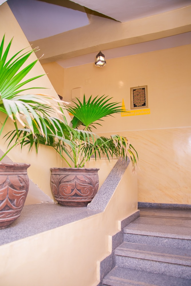 Guardian Guest House 7/69