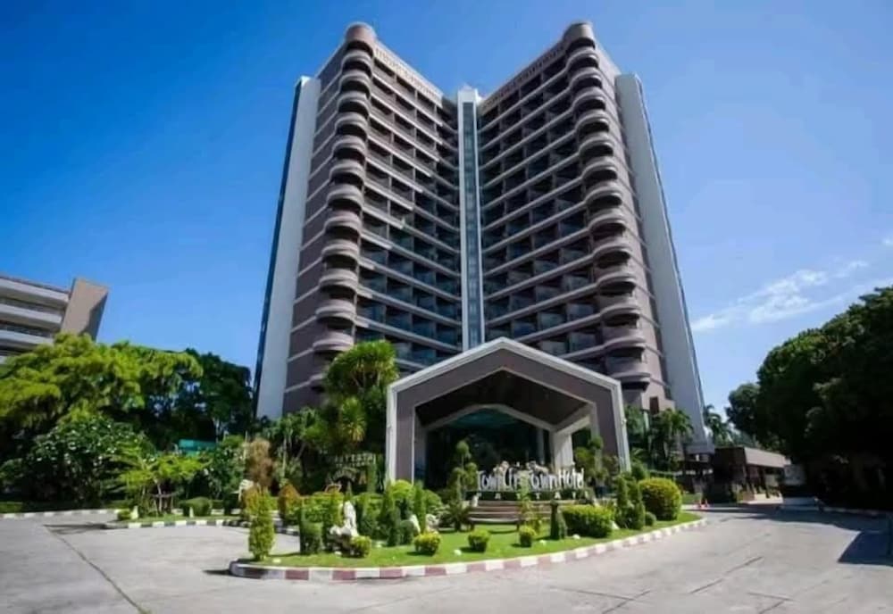 First Pacific Cirrus Hotel 6/50