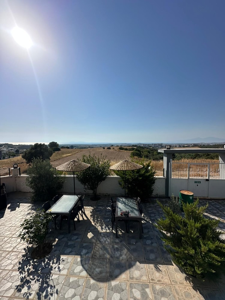 Mavi Restaurant & Apartments 3 43/50