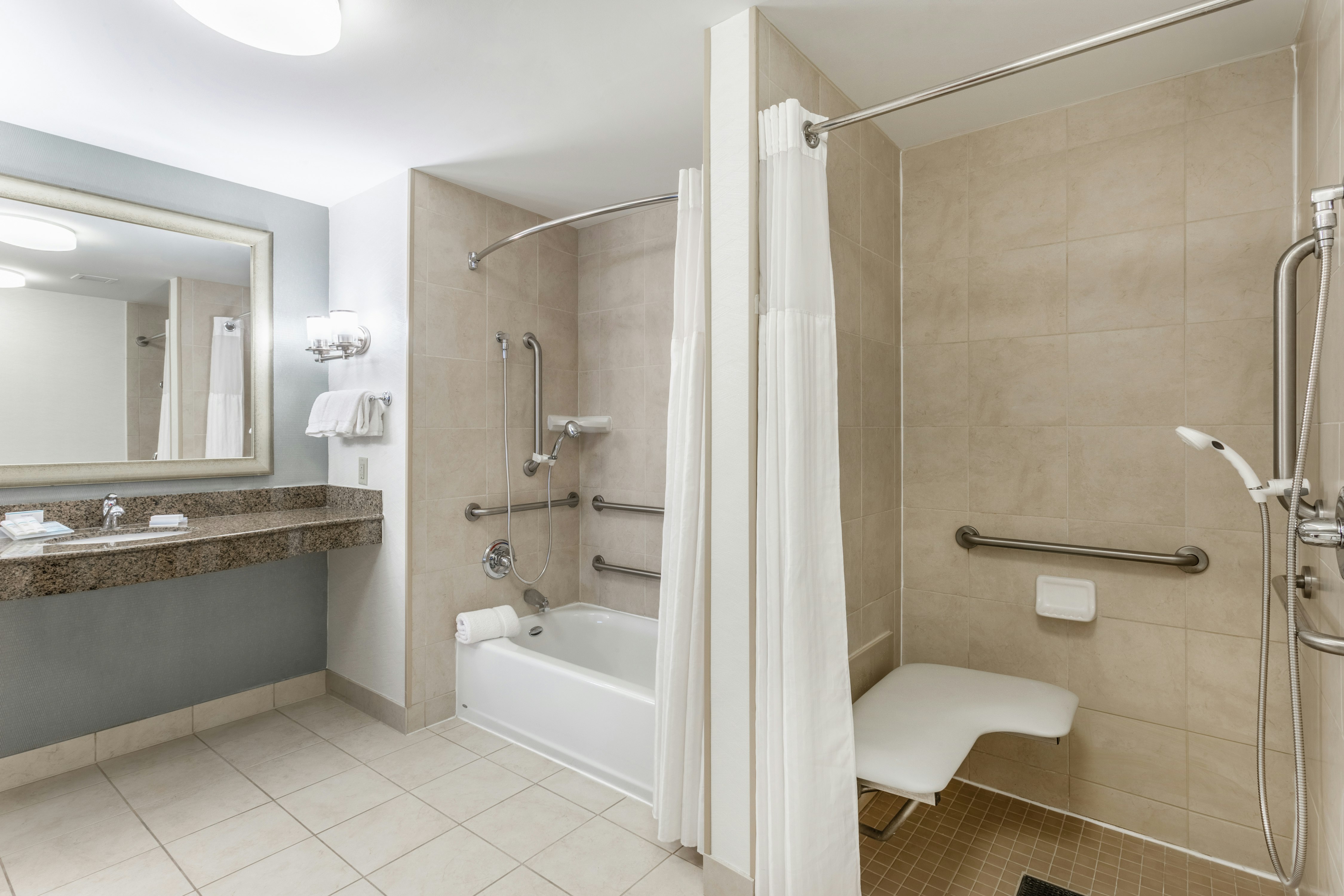 1 BEDROOM, SUITE, KING BED, ACCESSIBLE