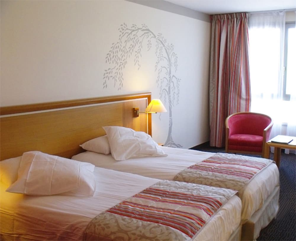 Domaine de La Foret D Orient Natur Hotel Golf Spa 20/55