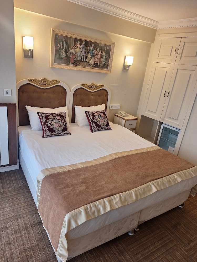 Elysion Hotel 9/48