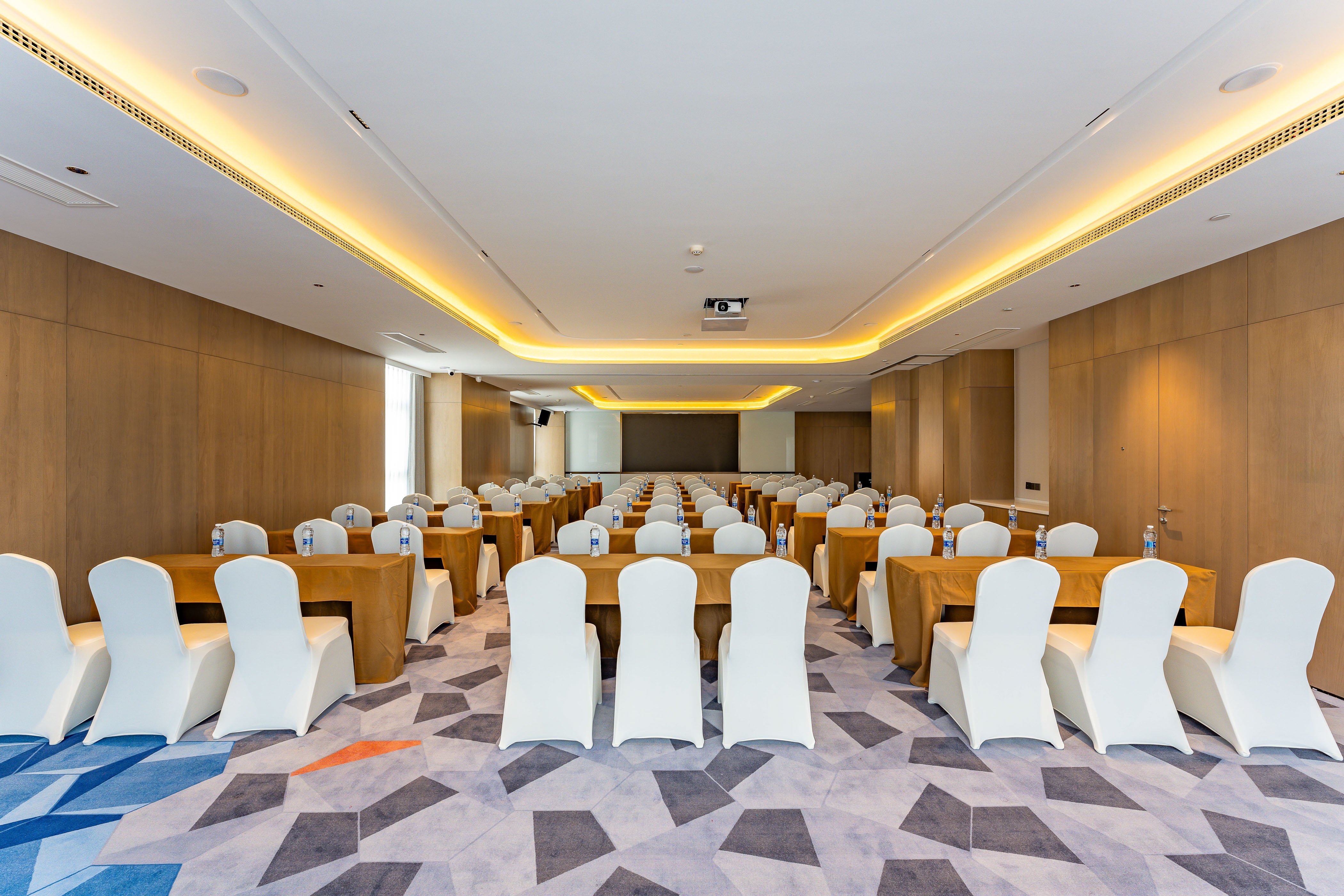 Holiday Inn Express Suzhou Bay 26/27