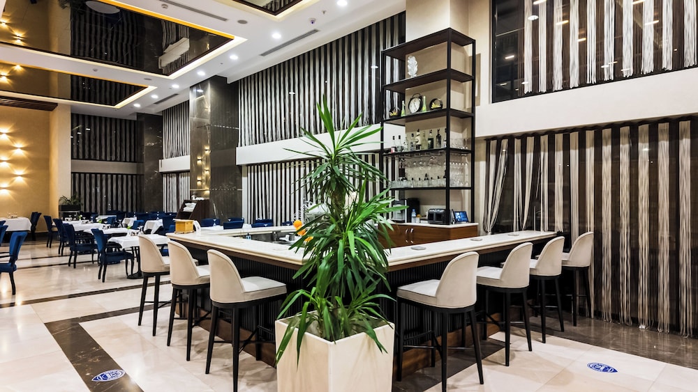 Angels Park Hotel 53/61