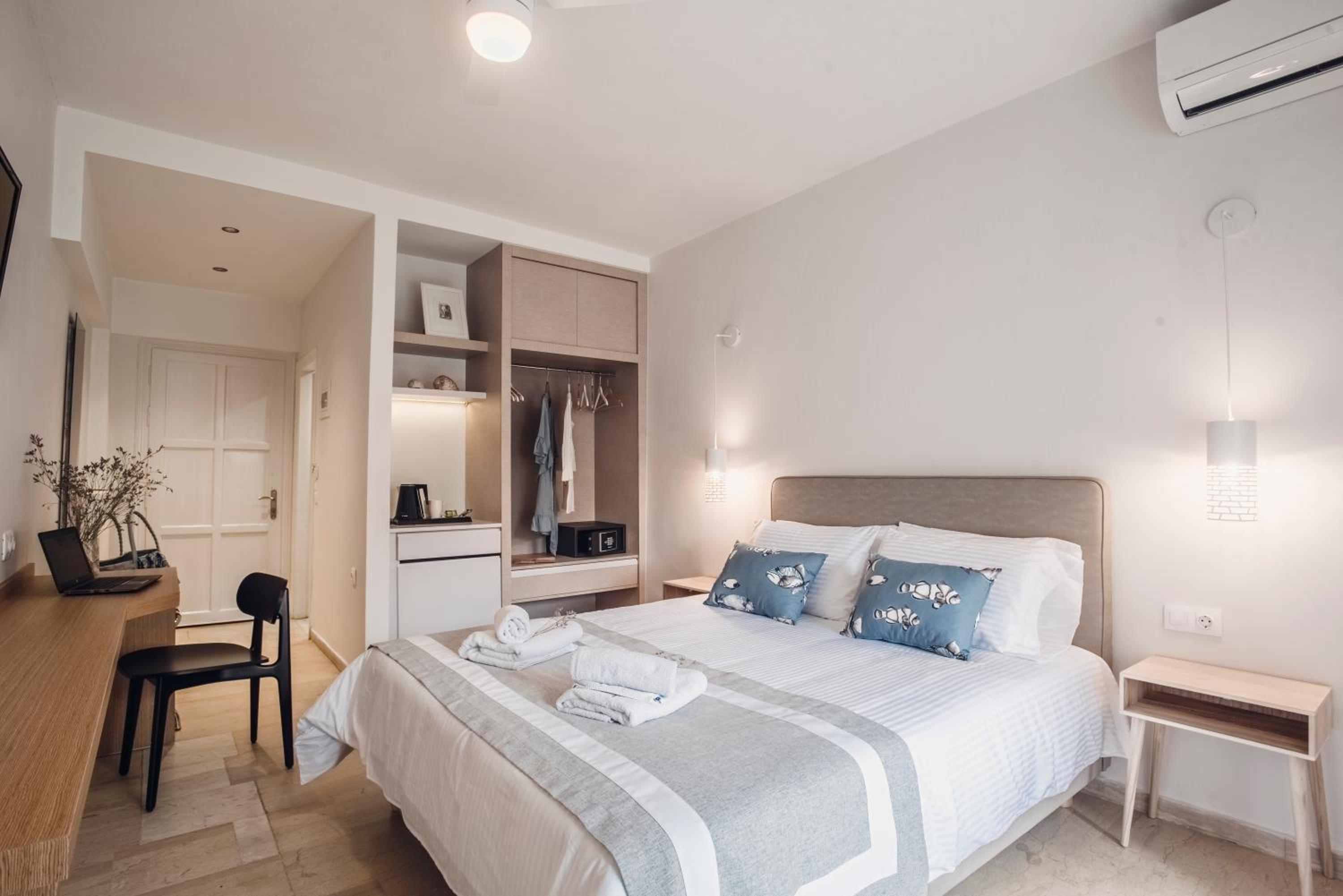 Superior, Queen Bed