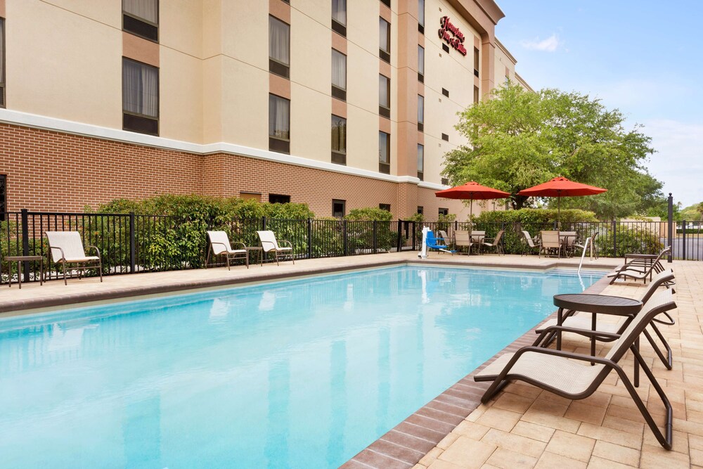 Hampton Inn And Suites 17/34