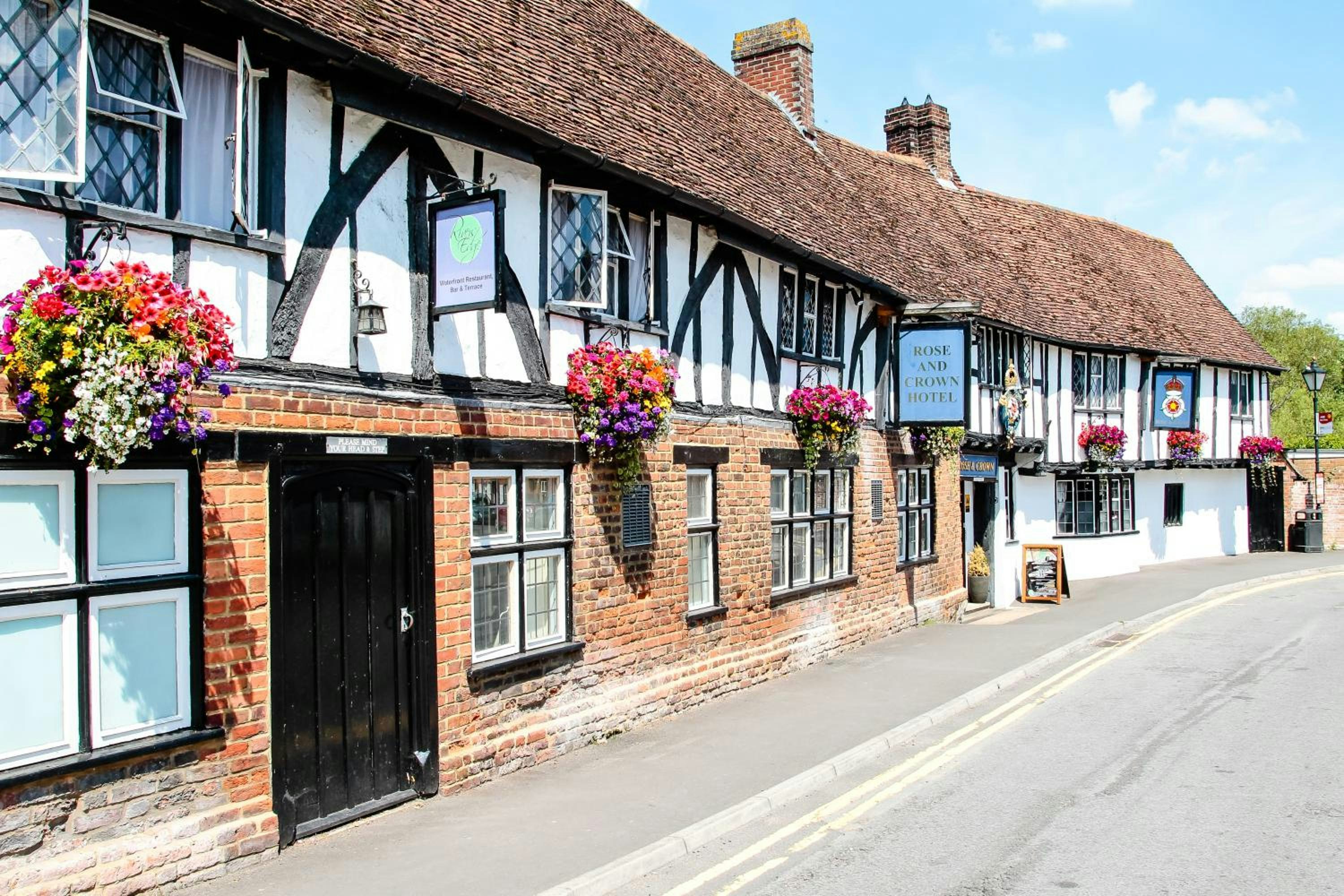 Legacy Rose And Crown Hotel 4/59