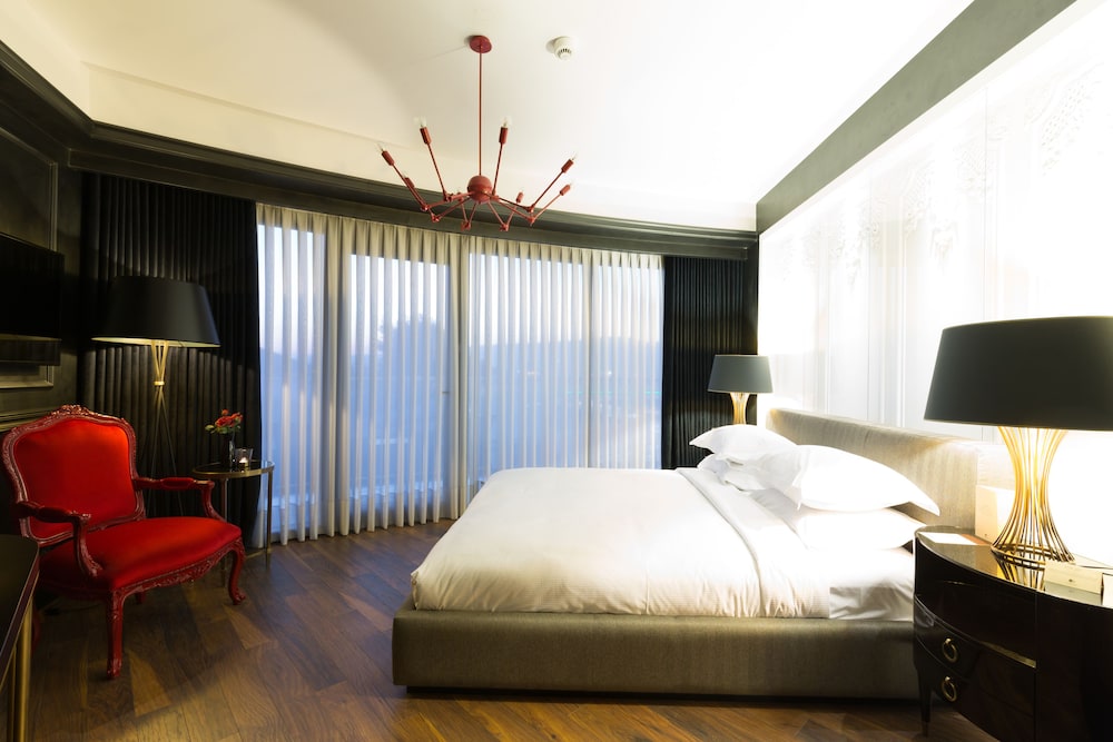 DoubleTree by Hilton Izmir Airport 11/85