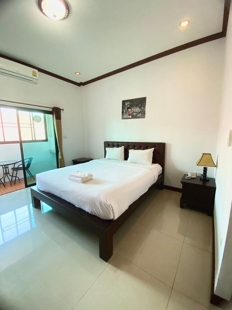 Capital O 727 Be One Resort 24/70