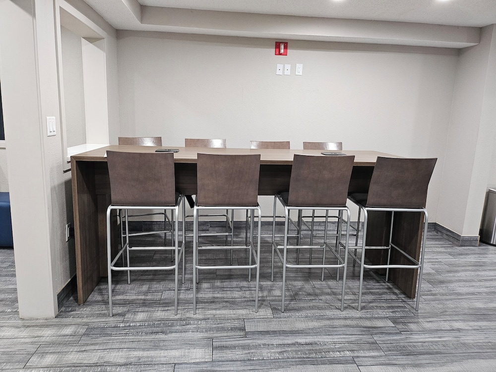 Days Inn by Wyndham Davenport 9/50