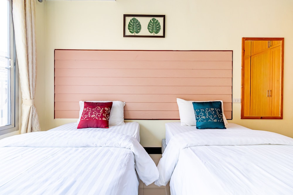 Palm, Suite, 3 Beds