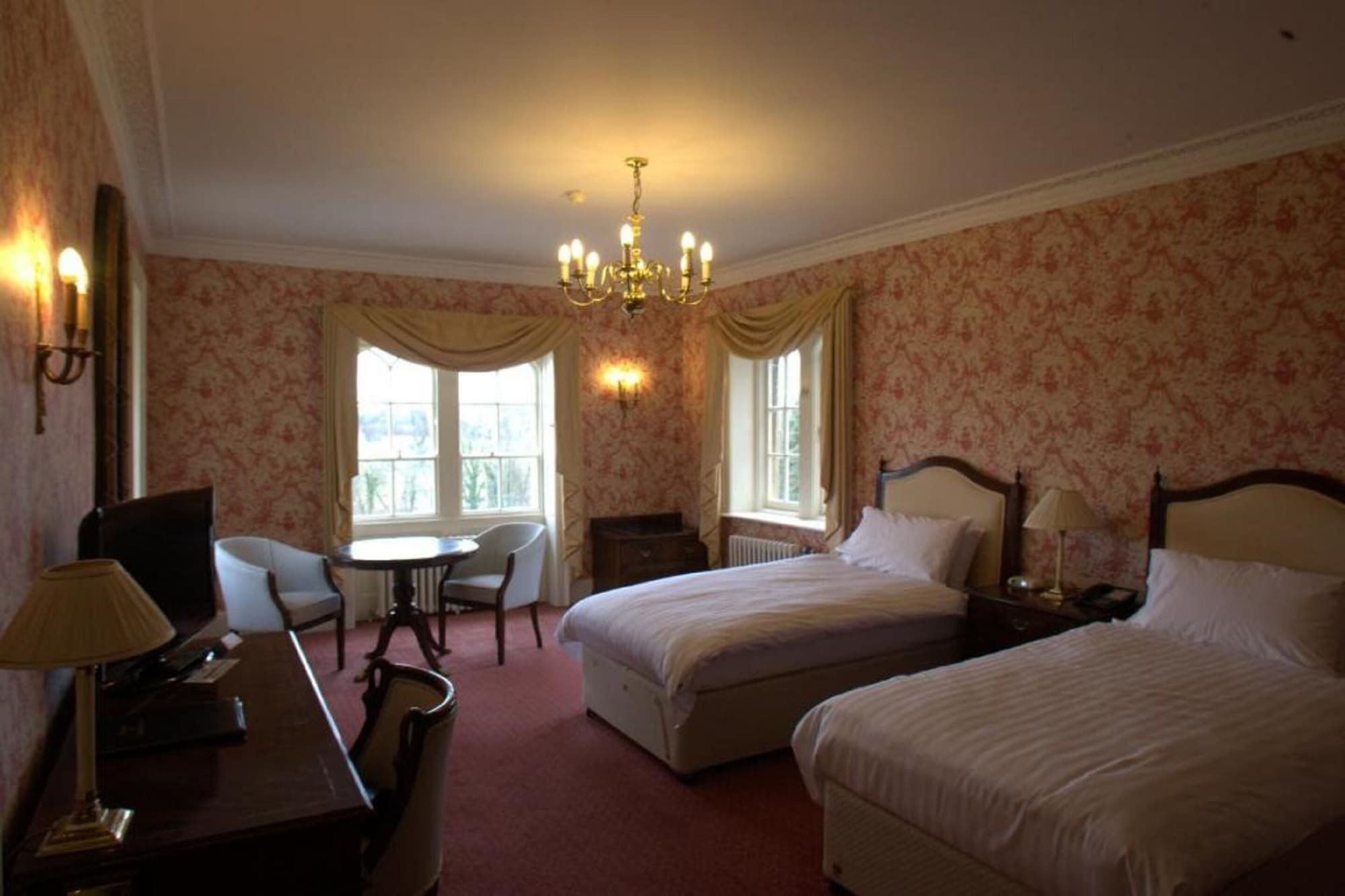 Executive, Twin Beds, Main House
