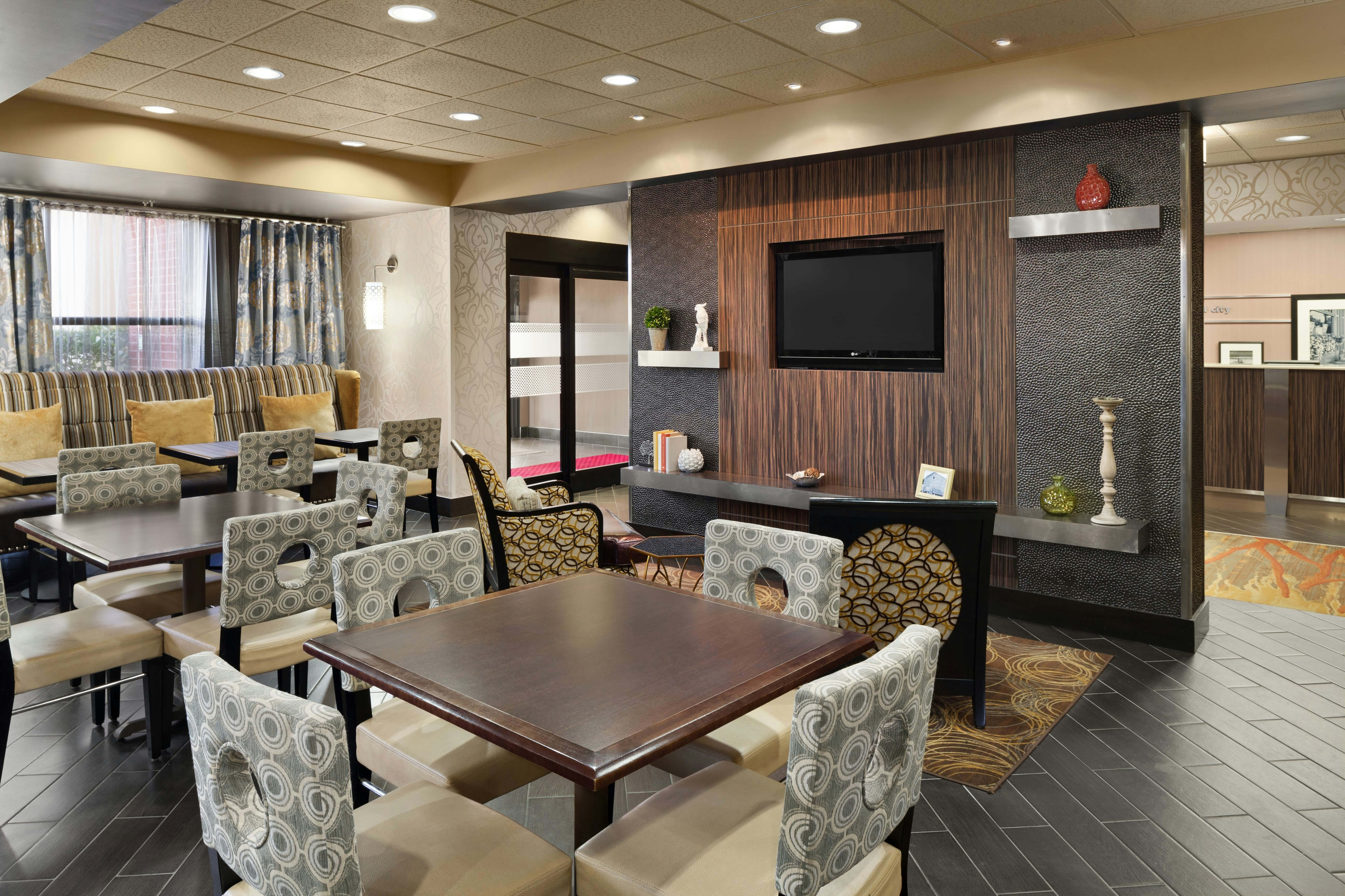 Hampton Inn Pell City 36/42