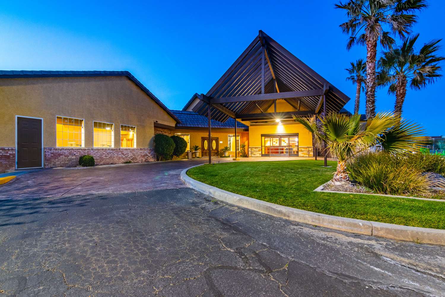 Comfort Inn and Suites Mojave CA 2/46