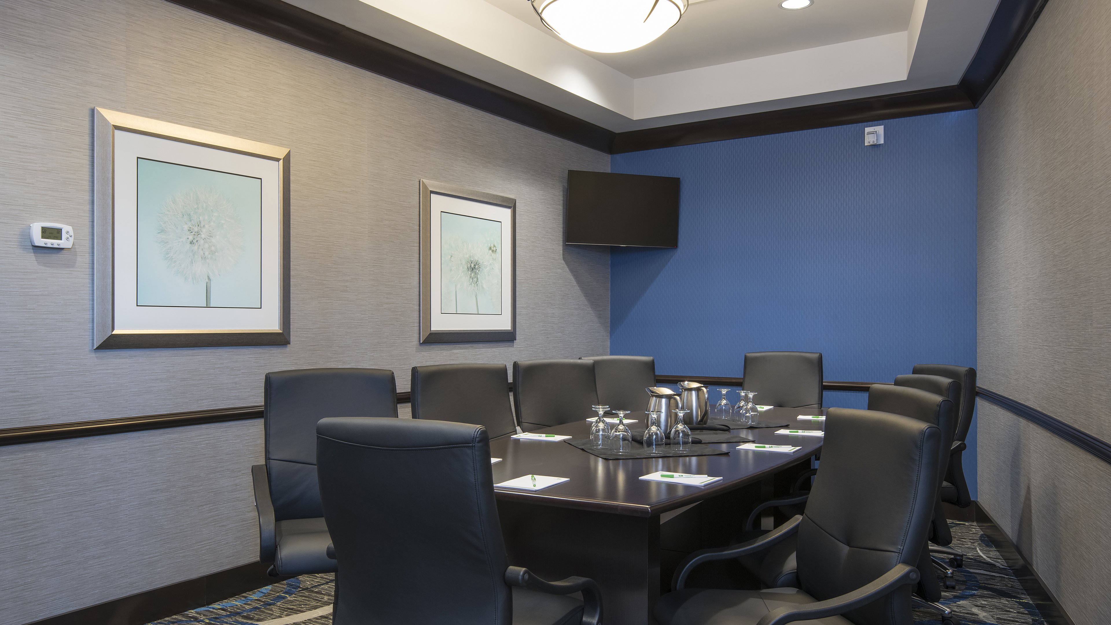 Holiday Inn Indianapolis Airport 57/66